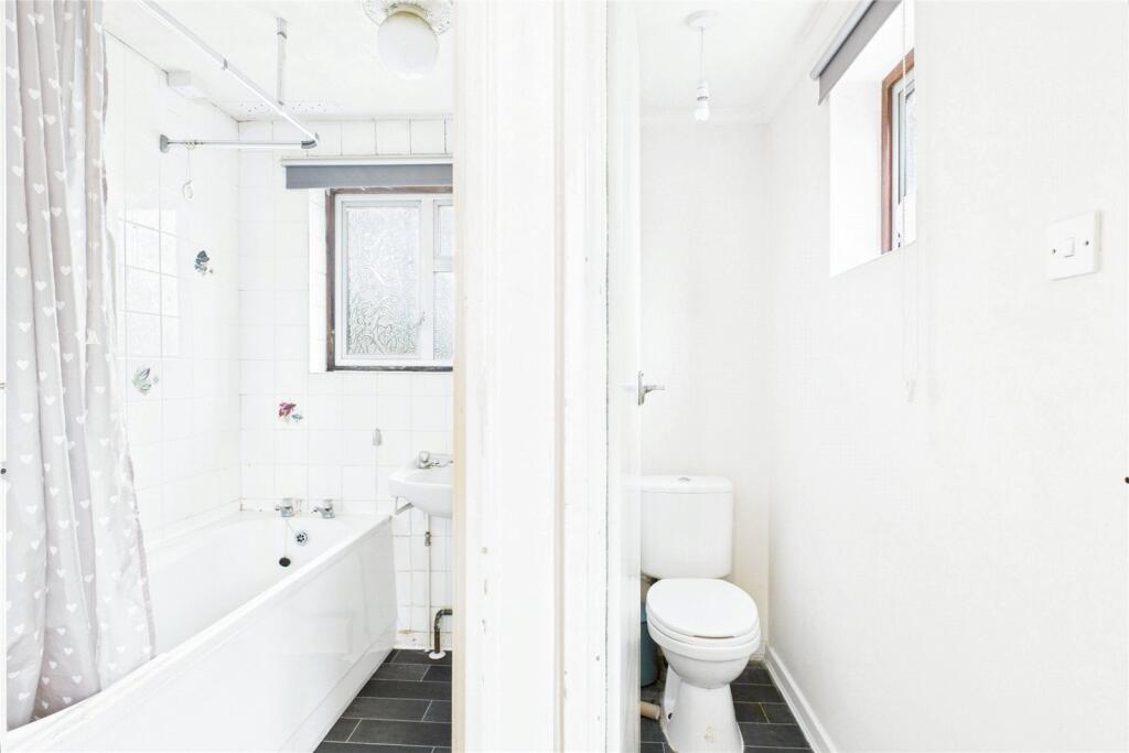 Bathroom / WC