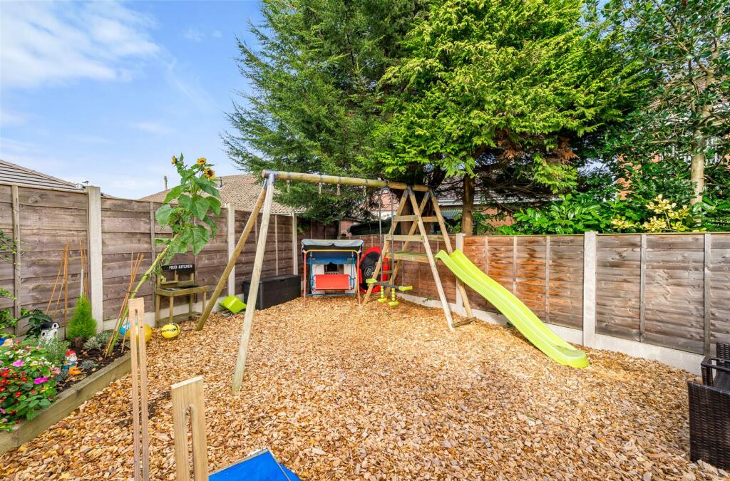 Rear Garden (4).jpg