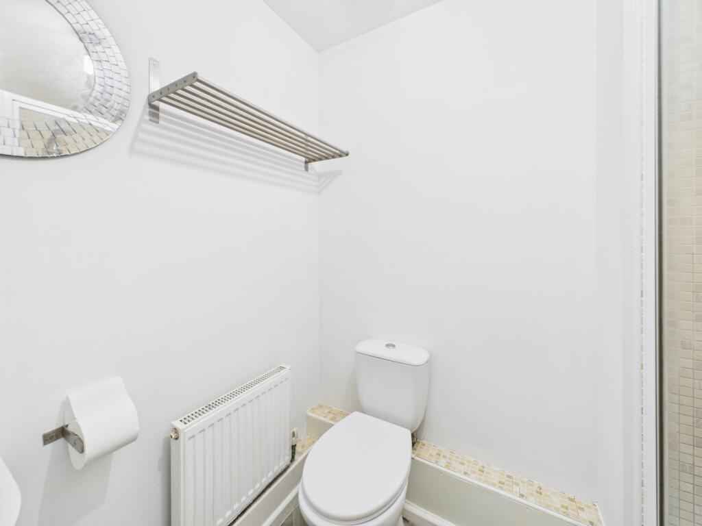 CAM03293G0-PR0249-STILL030