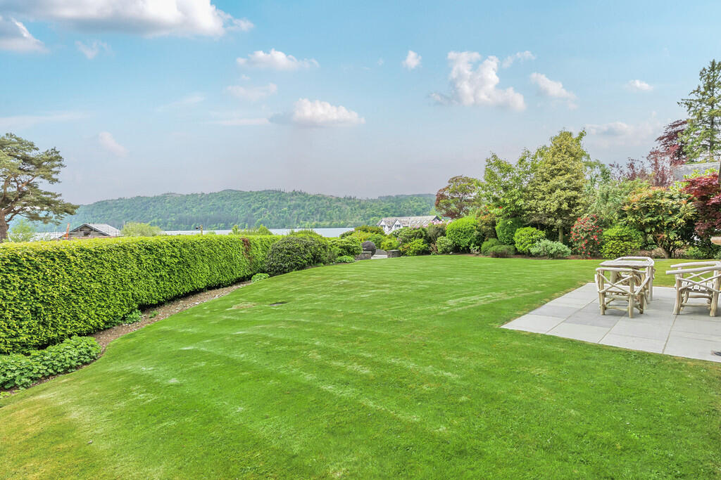 Rear Garden and V...