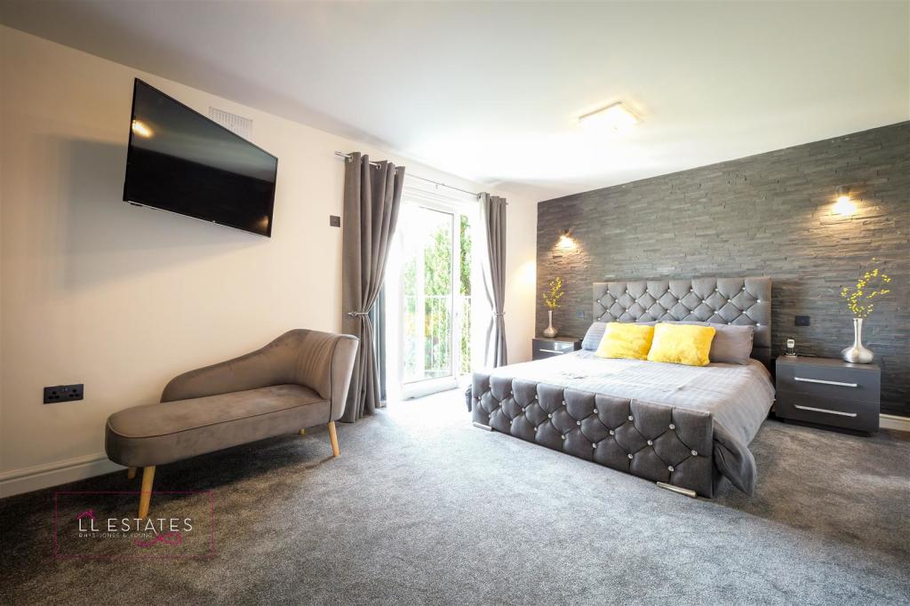 Master Bedroom.jpg