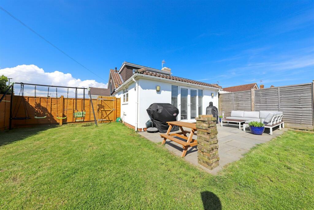 nicholas james hammy way garden 4.jpg