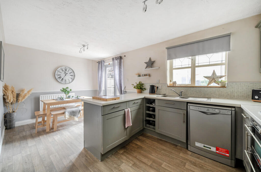 1342224-17-68a6f8ced3f76