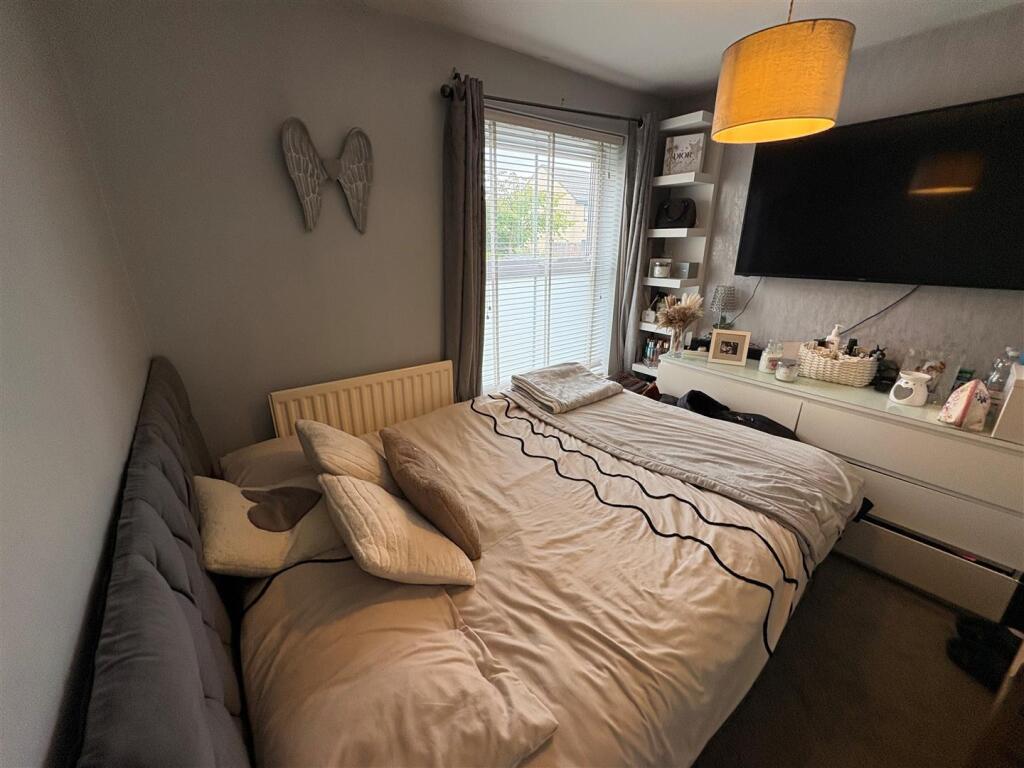 D/Room Currently Used as Bed 4