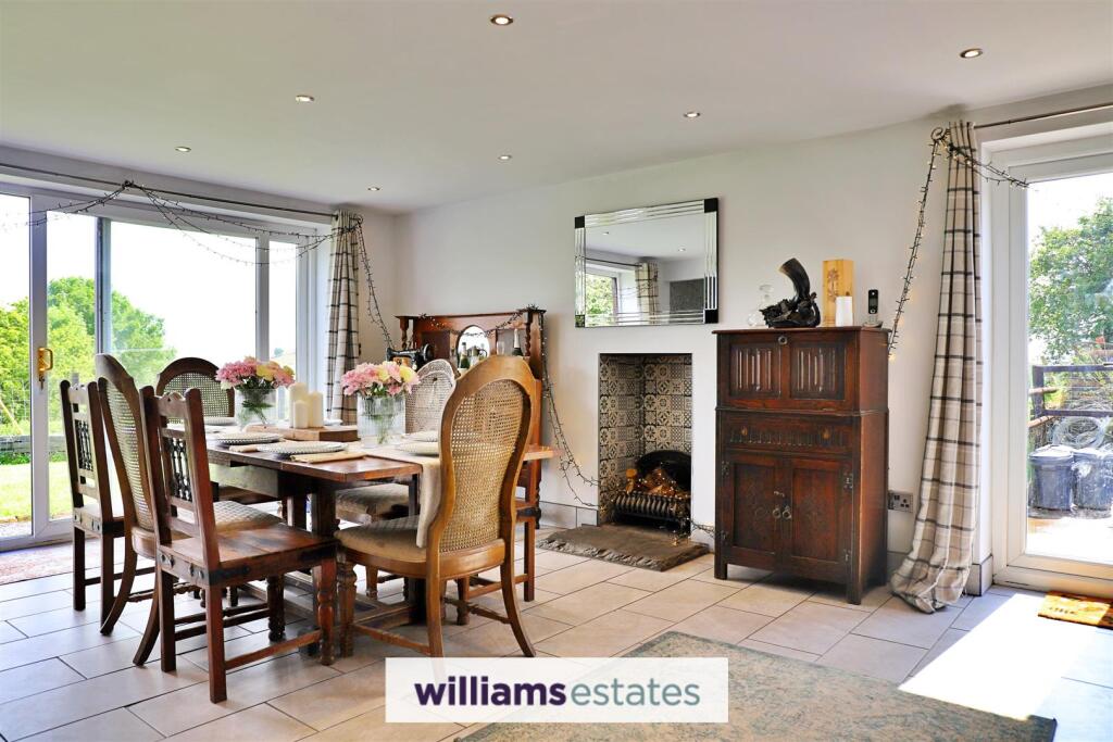 Dining/Sitting Room