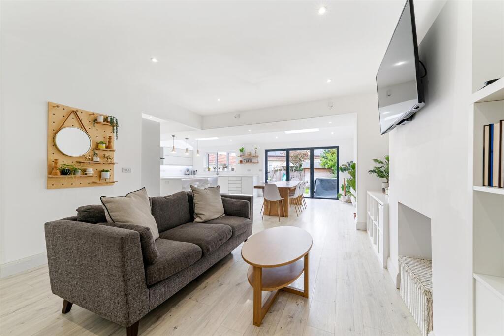 Kitchen/Dining/Family