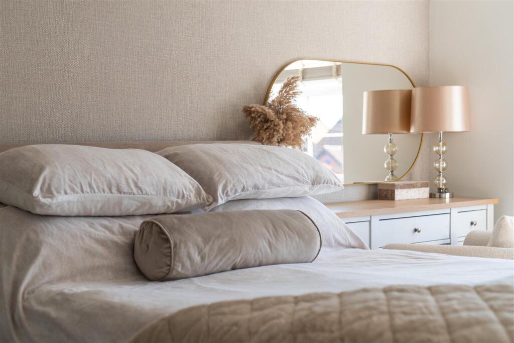 Bedroom 2-8.jpg