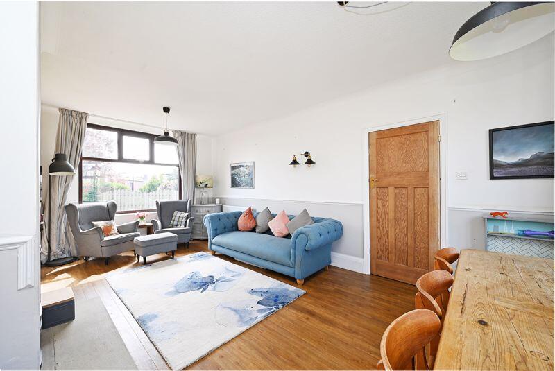 Lounge &amp; Dining Room