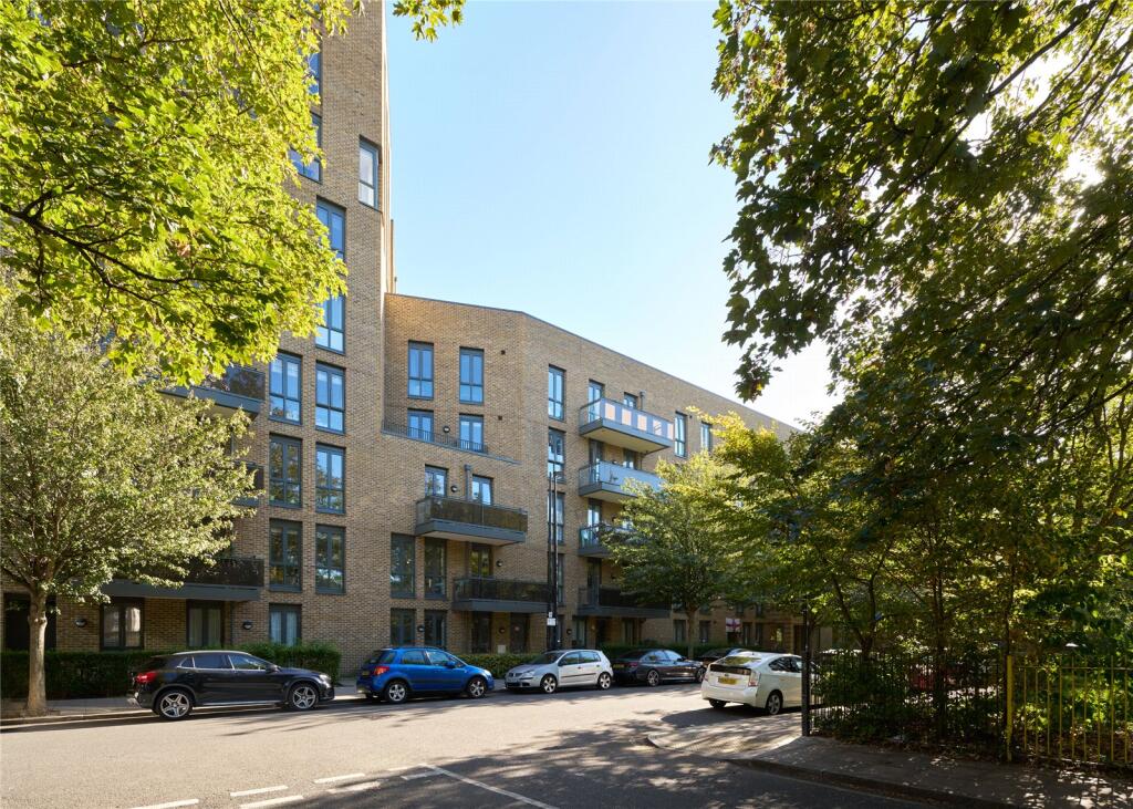 Braid Court, E3