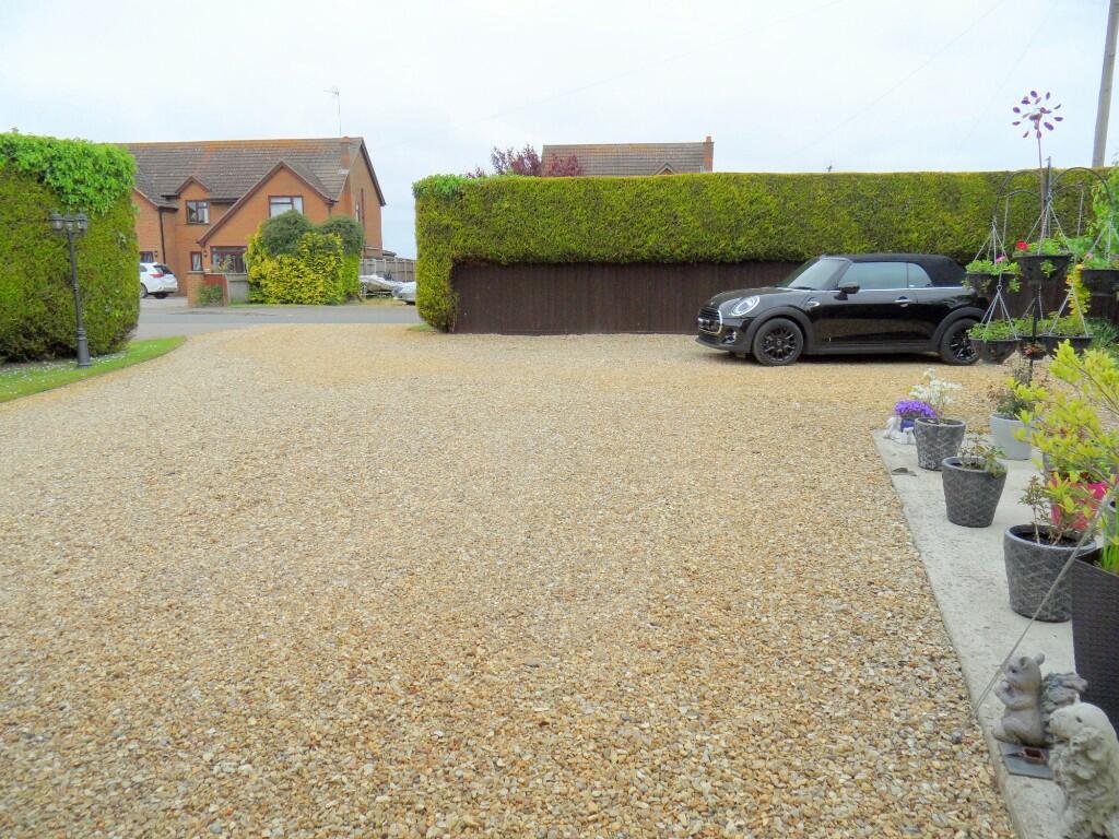 FRONT PARKING
