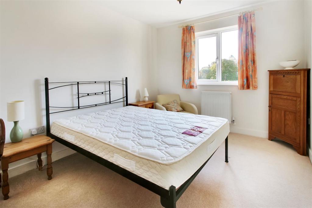 Bedroom 2.jpg