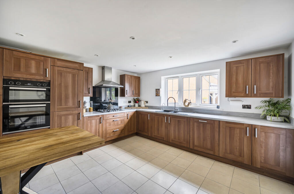 1333574-8-688cada...