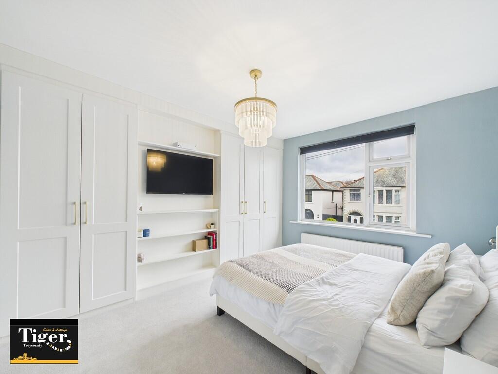 CAM02176G0-PR0551...