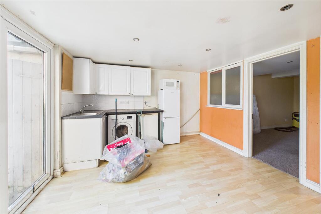 Garden Maisonette, 17 Somerset Street, Kingsdown, 