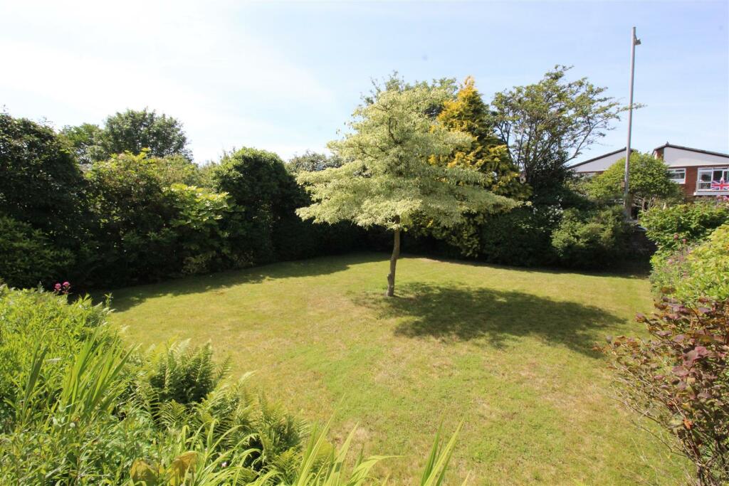 St Annes Road East, 202, front garden.JPG