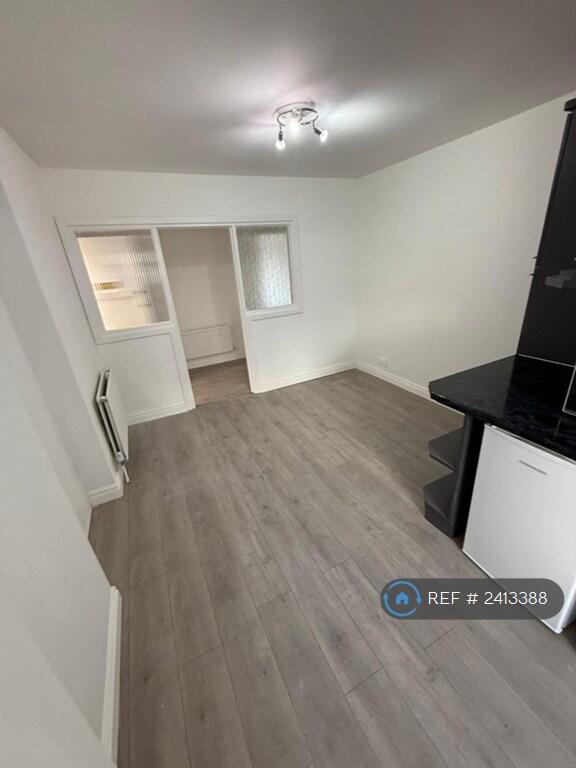 Living / Dining Area 