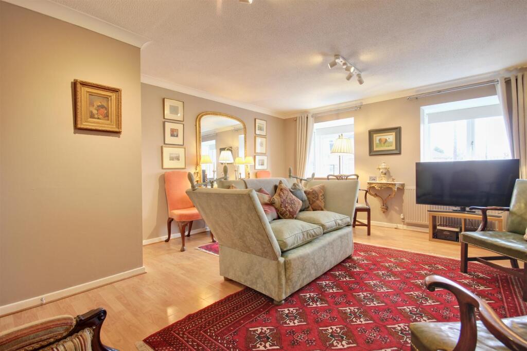 Albion Court (4).jpg