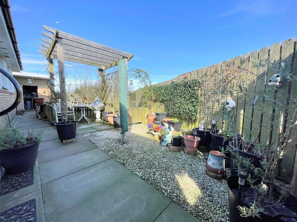 IMG-20250401-WA00...