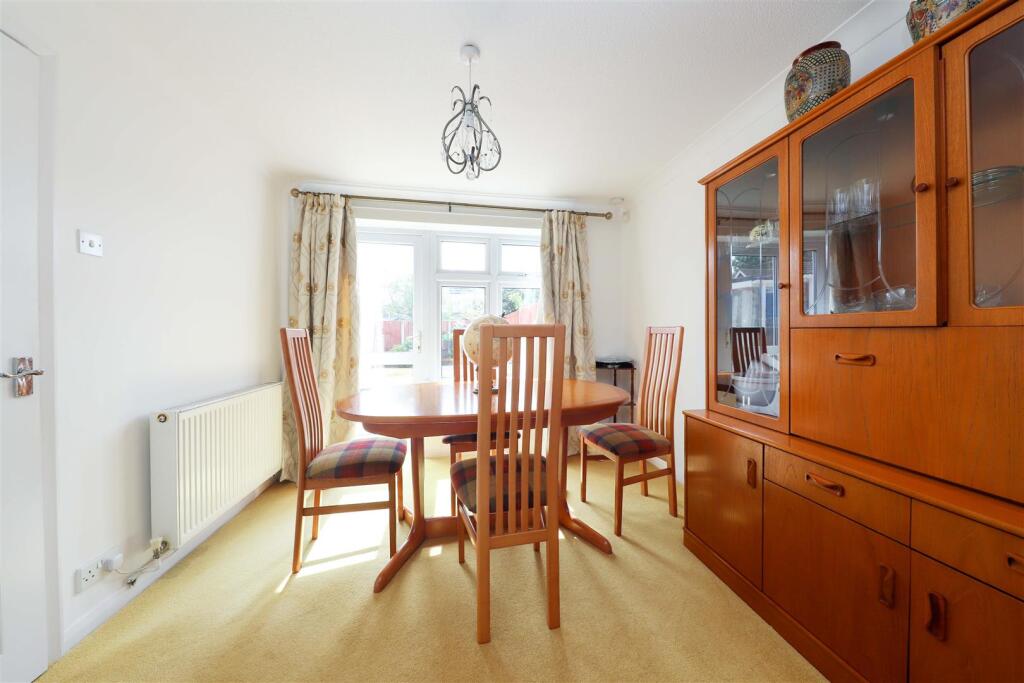 43 Stowe Crescent (3) copy.jpg