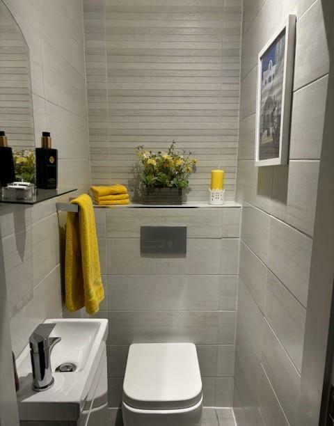 WC (2).jpg
