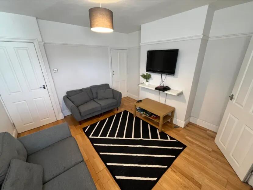 st-nicholas-street,-bills-inclusive---3-bedroom,-1-bathroom-image-5.jpg