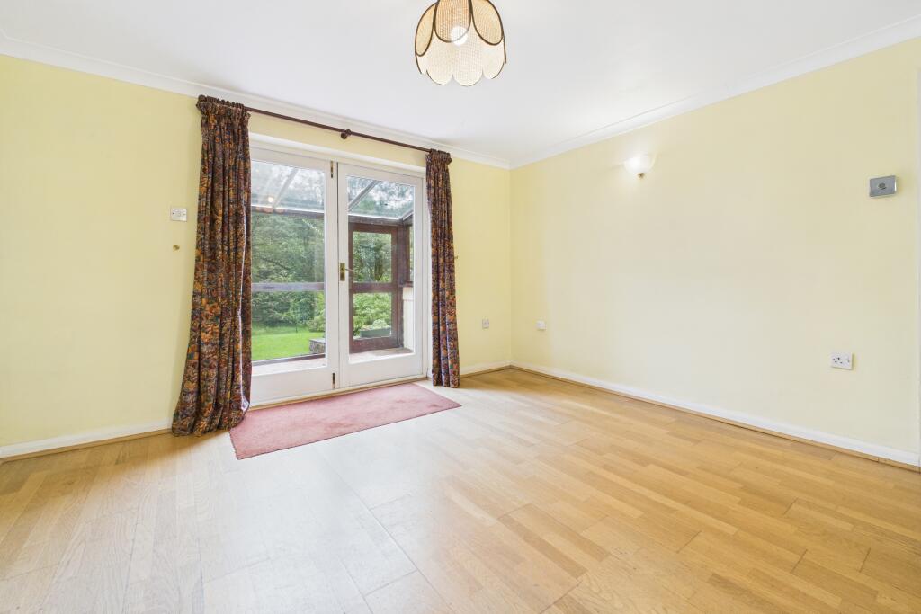 CAM03766G0-PR0454-STILL018 T202509161215.jpg