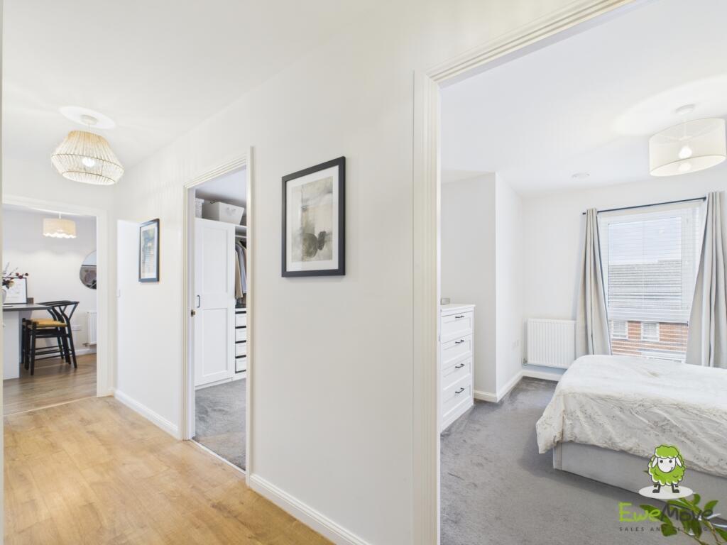 EweMove Estate Agents Basingstoke - Leander Court 