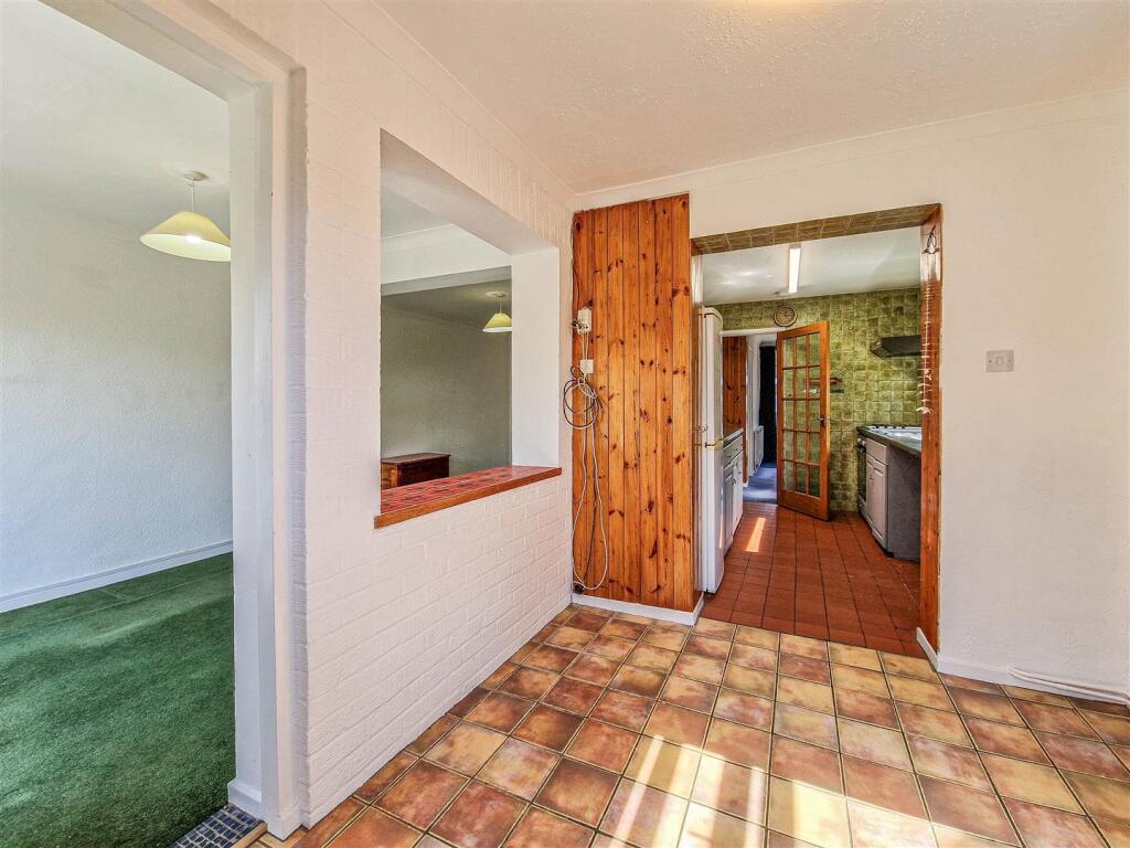 breakfast room
