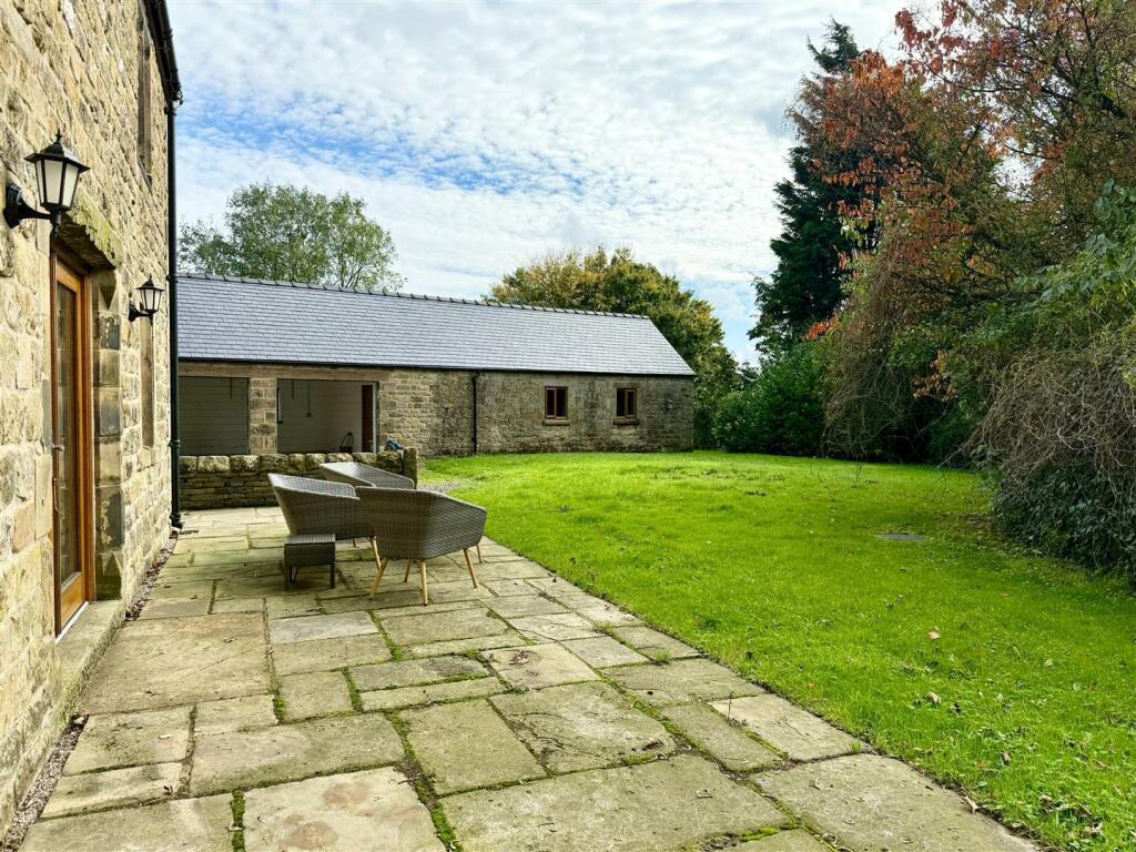 Side patio