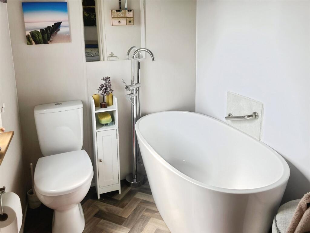 En-Suite Bathroom