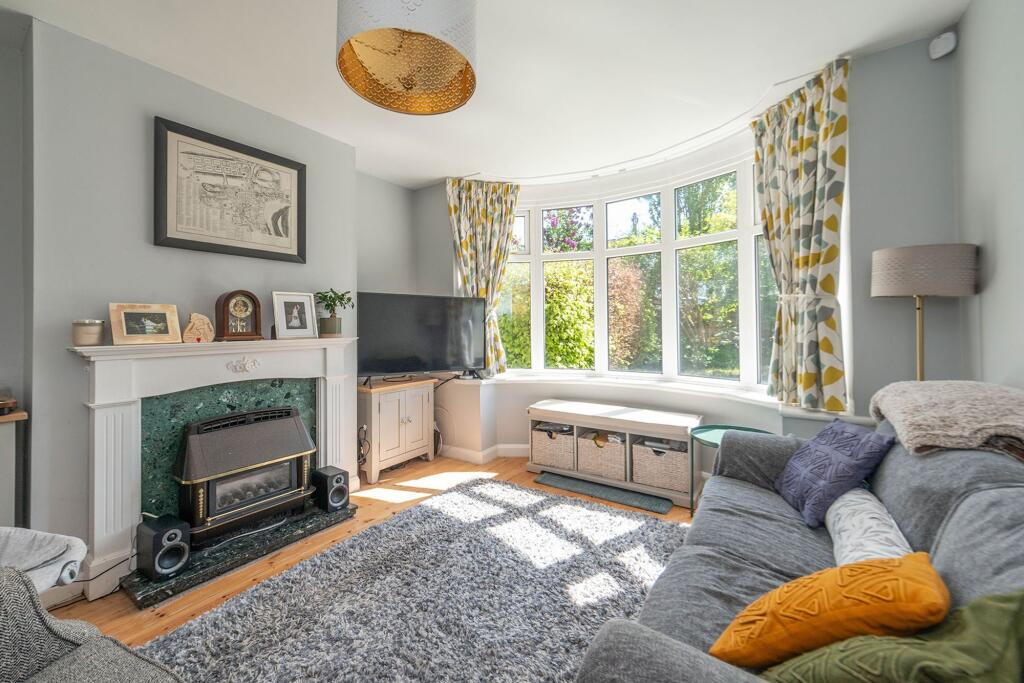 LIVING ROOM, KITCHEN AND DINER