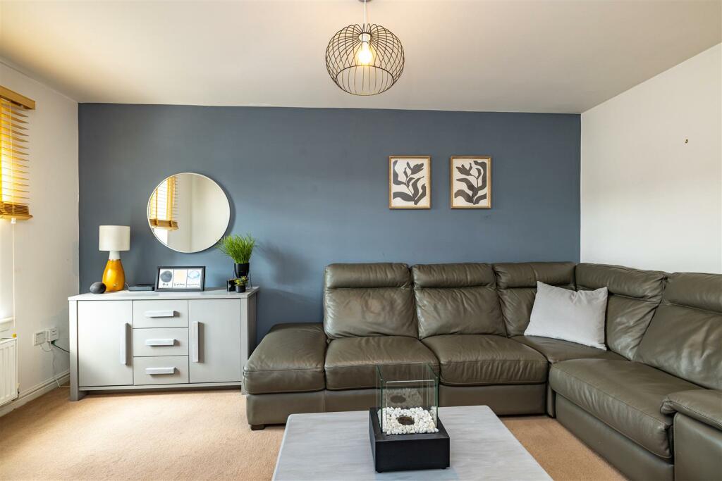 10 Queen Elizabetb Square Galashiels 17.JPG