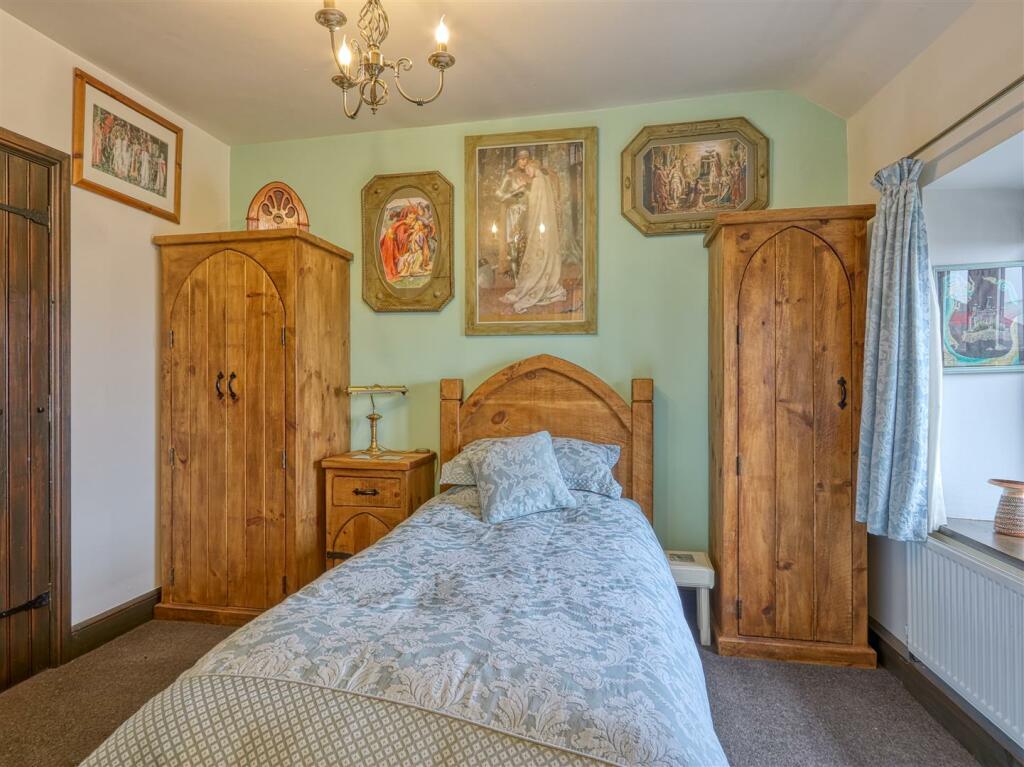 The Good Knight - Queen's Bedroom - Bedroom one