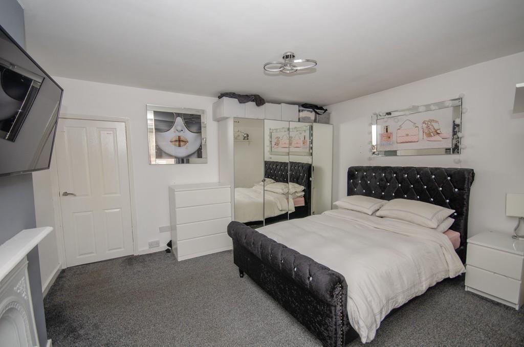 Bedroom one pic 3.jpg