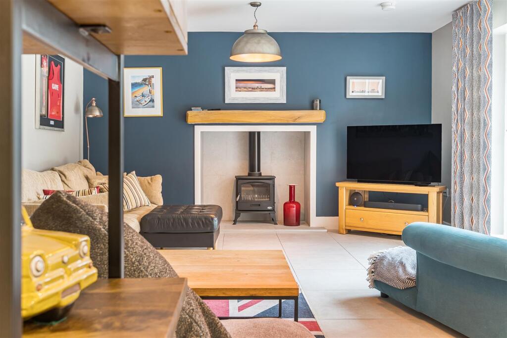 15a Brackley Road, Silverstone (14).jpg