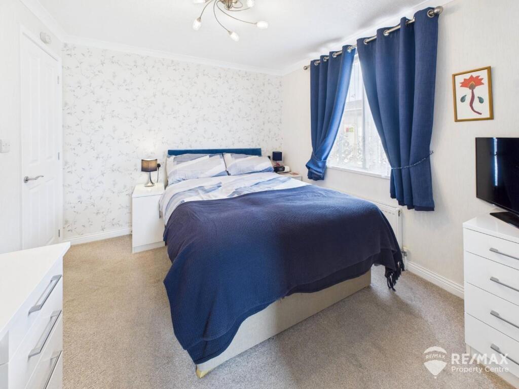 Bedroom 1.jpg