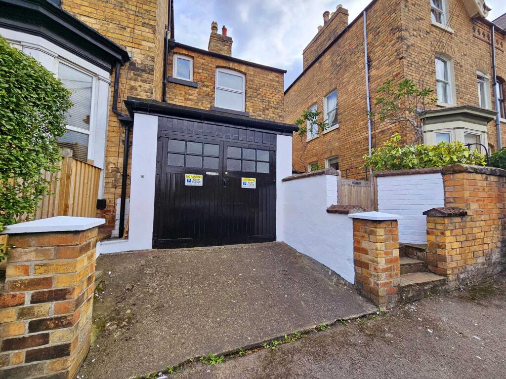 c9b6385b-3459-47ac-93aa-a32ff8fe7bdd