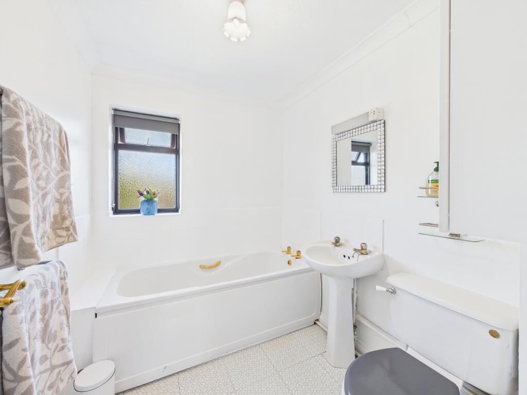 CAM02909G0-PR0373-STILL003