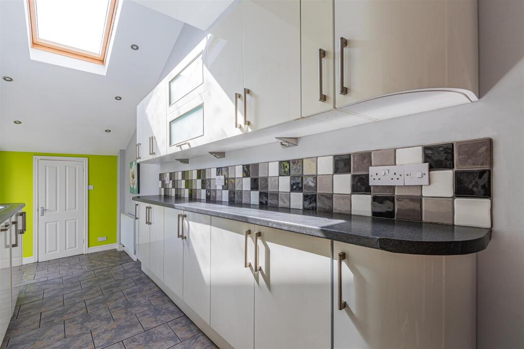 Stallcourt Avenue 28-10.jpg