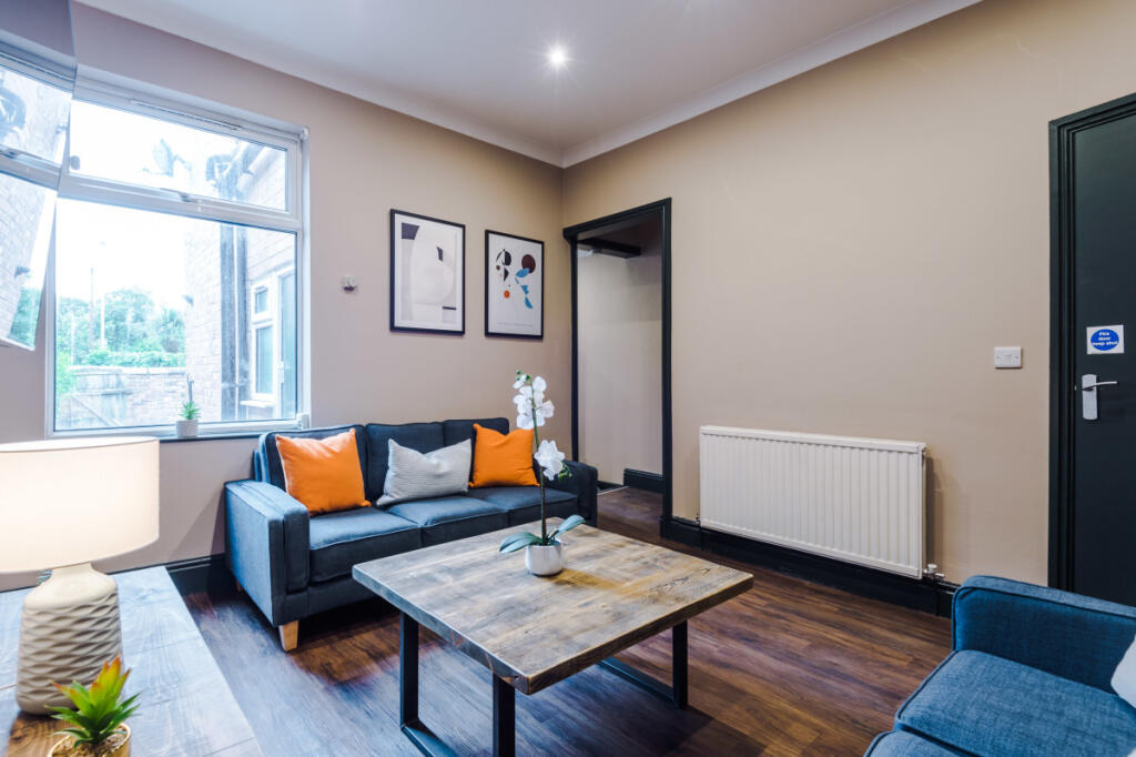 77 Davenport, Living Room 4