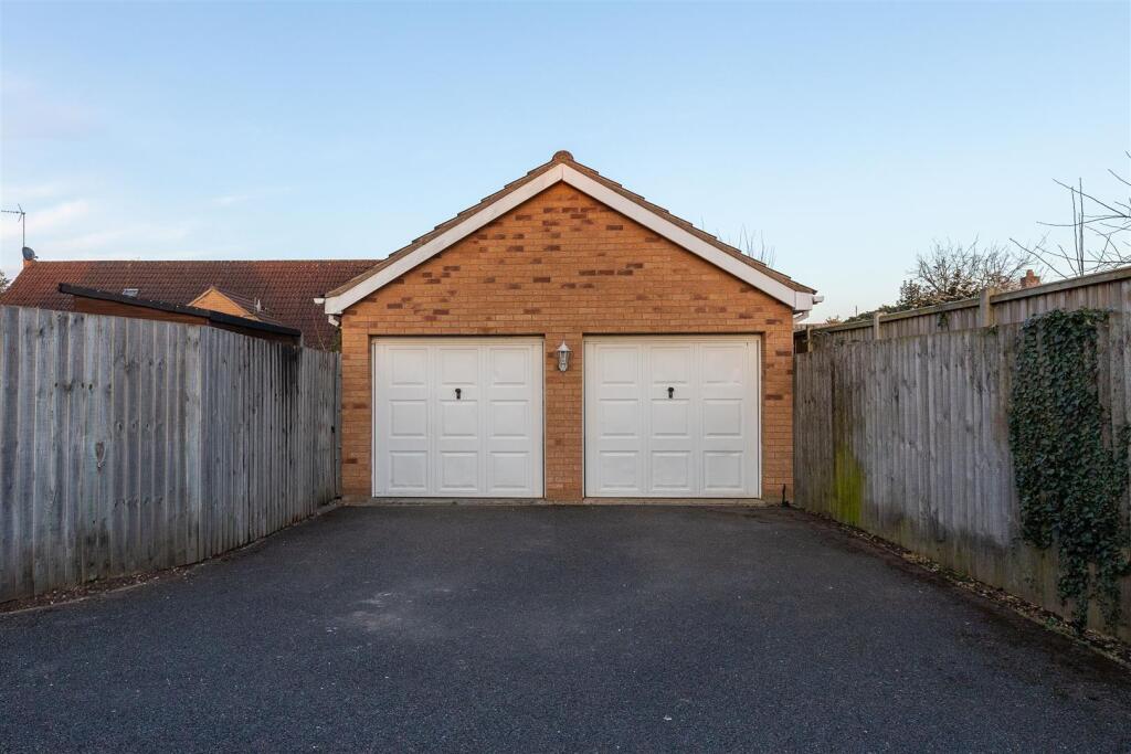 Garage &amp; Parking.jpg