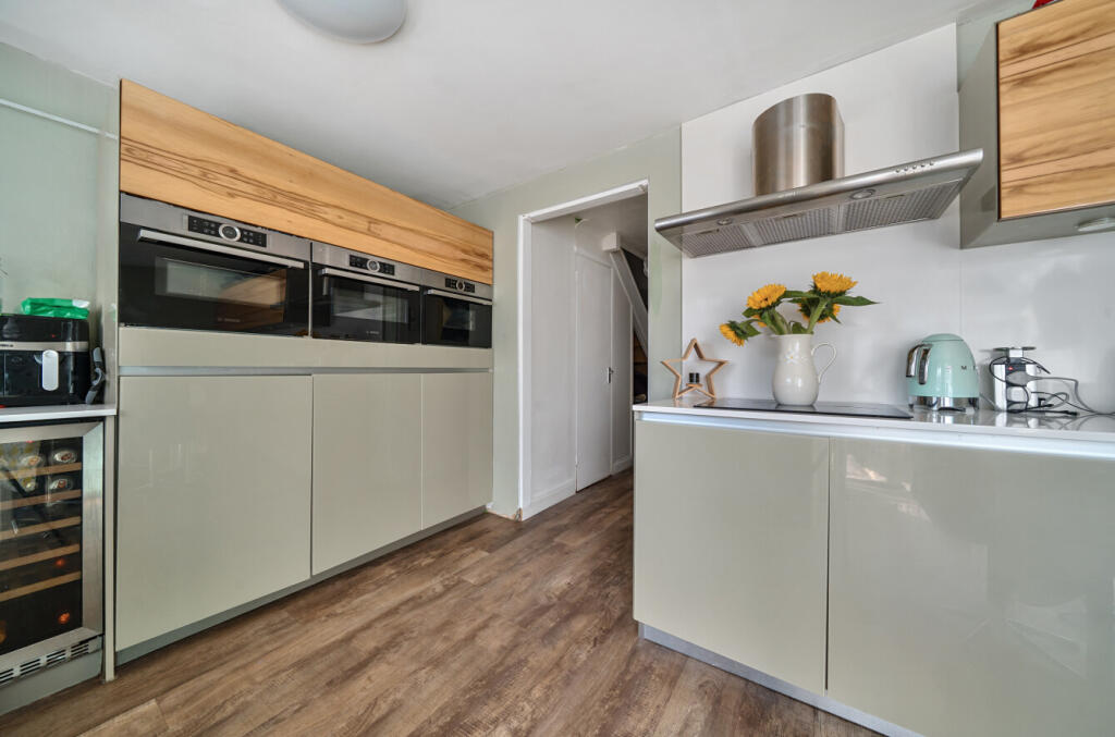 1313884-9-68625b1...