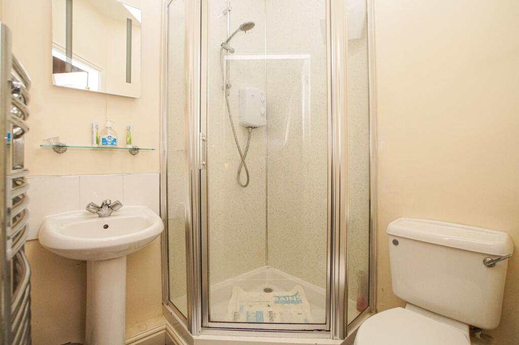 En-Suite Shower Room 4