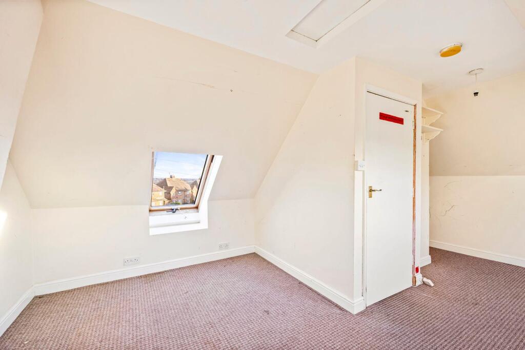 Amberley Drive 128 ATTIC BED 2.jpeg