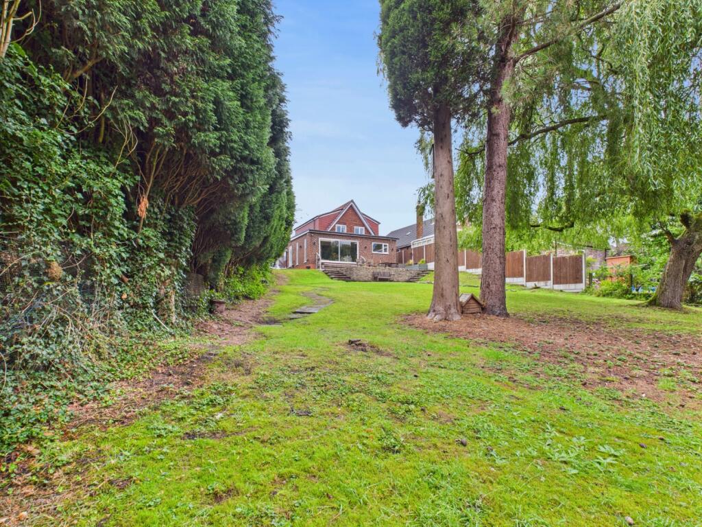 CAM03729G0-PR0101-STILL008