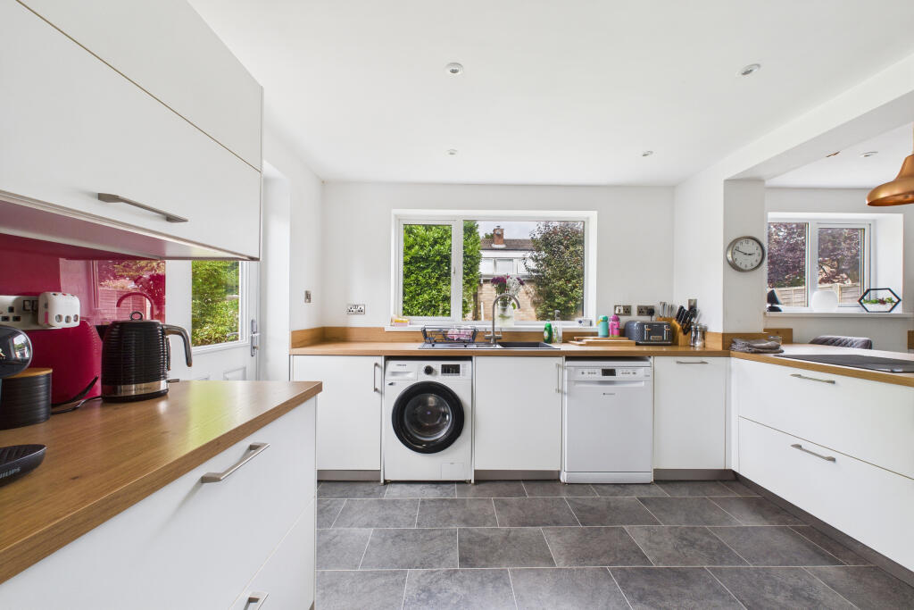 CAM05454G0-PR0038-STILL012