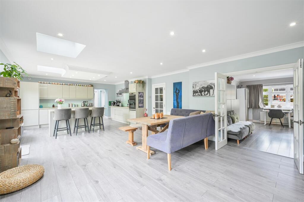 NORTH VIEW CRESCENT,  (5).jpg