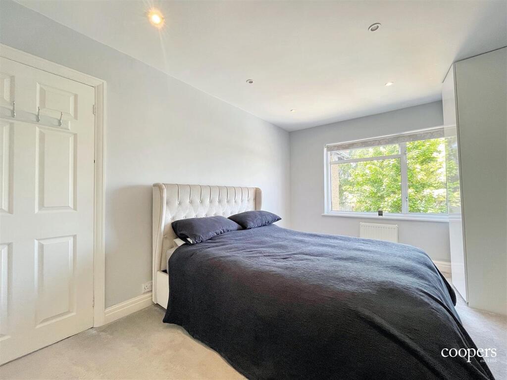 Master Bedroom 2 (6).jpg