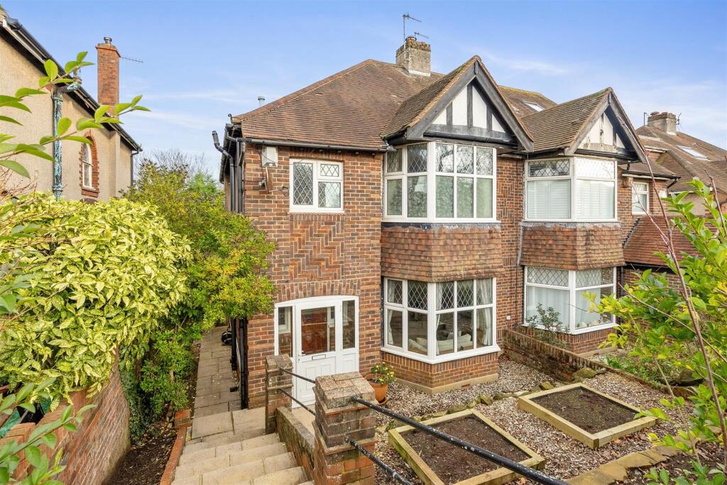 Nevill Road, 149-FRONT STEP VIEW OF PROPERTY.jpg