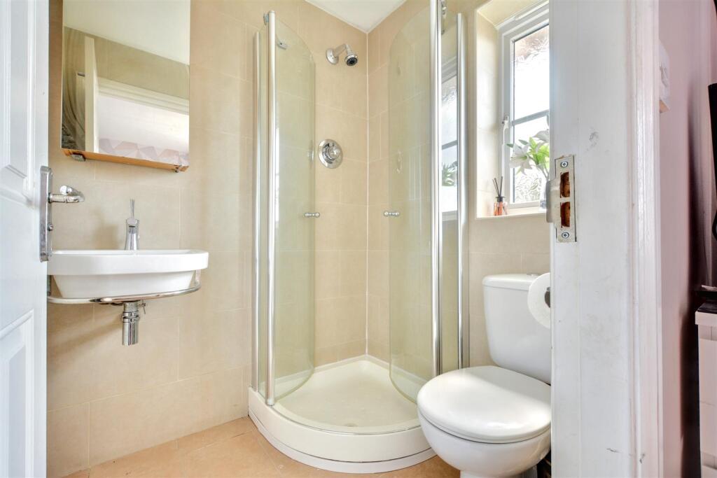 Ensuite.jpeg